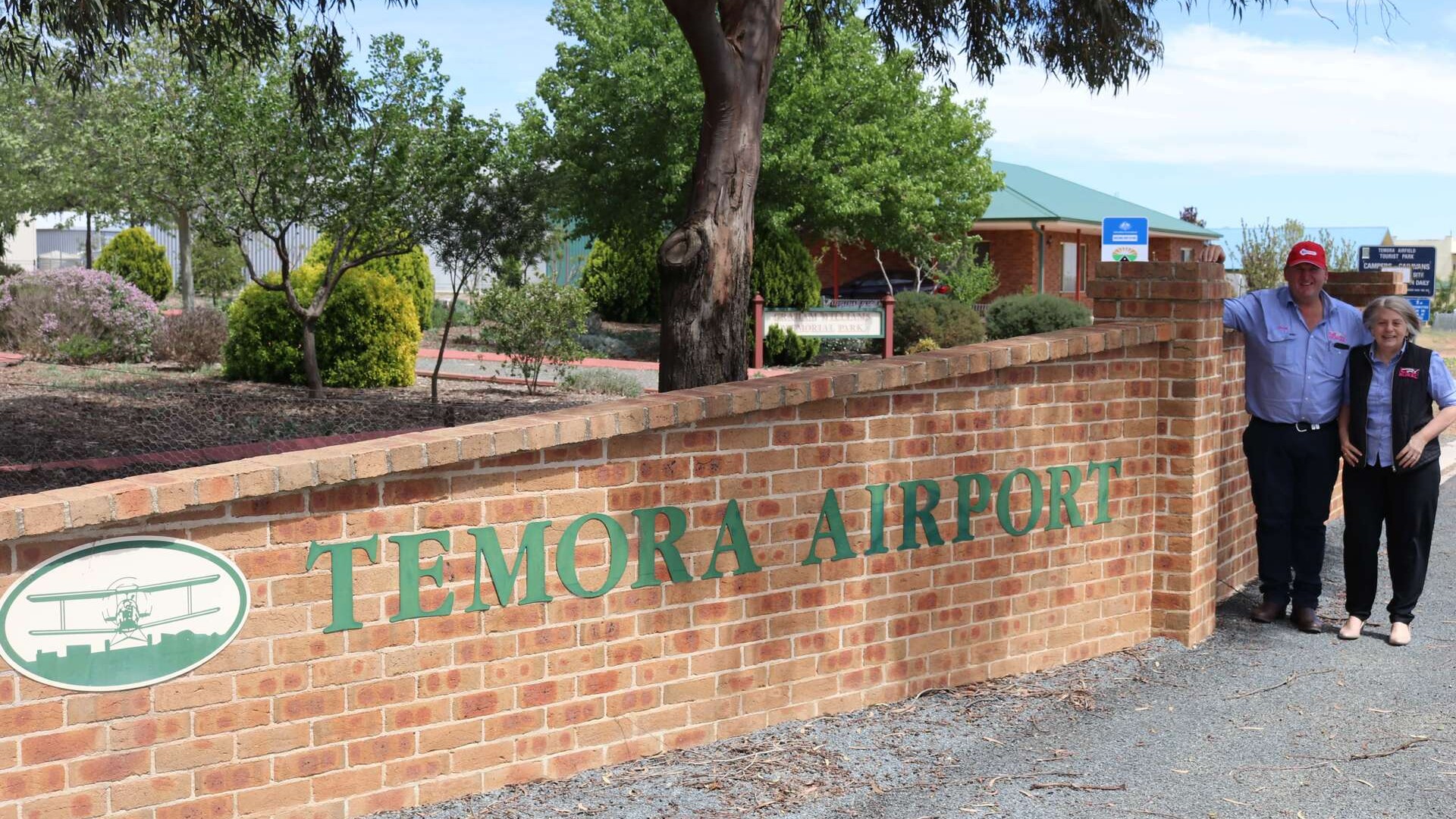 16 Spitfire Drive, Temora NSW 2666 - photo 4