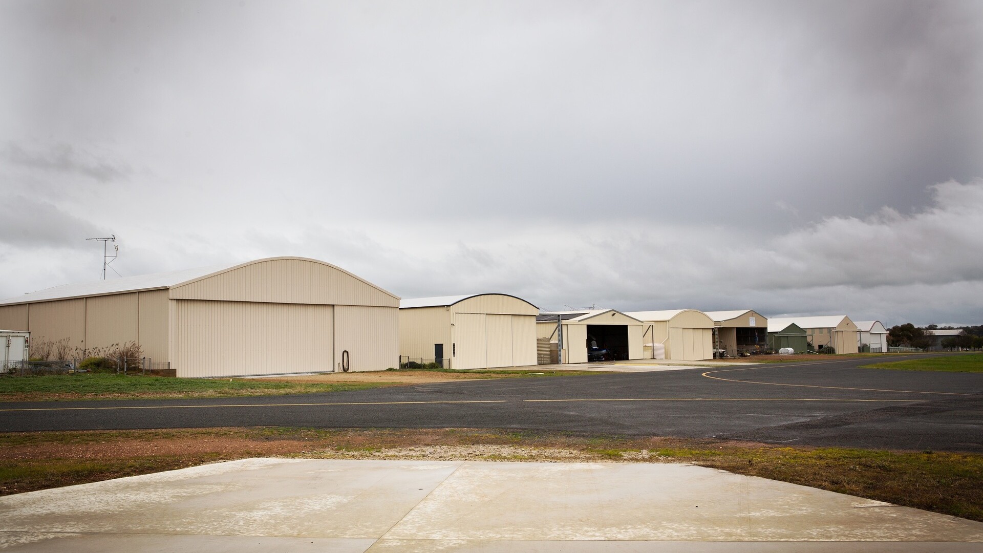 22 Spitfire Drive, Temora NSW 2666 - photo 26