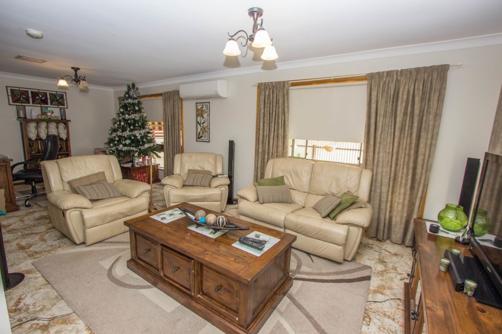 6 Japonica Place, Narrandera NSW 2700 - photo 4