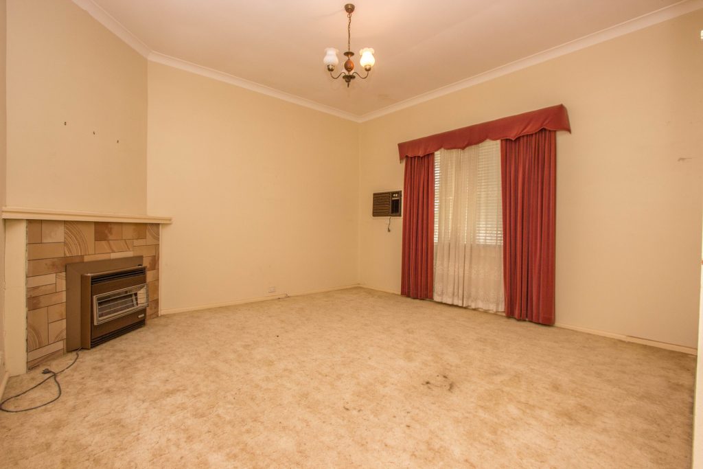 2 Bolton Street, Narrandera NSW 2700 - photo 3