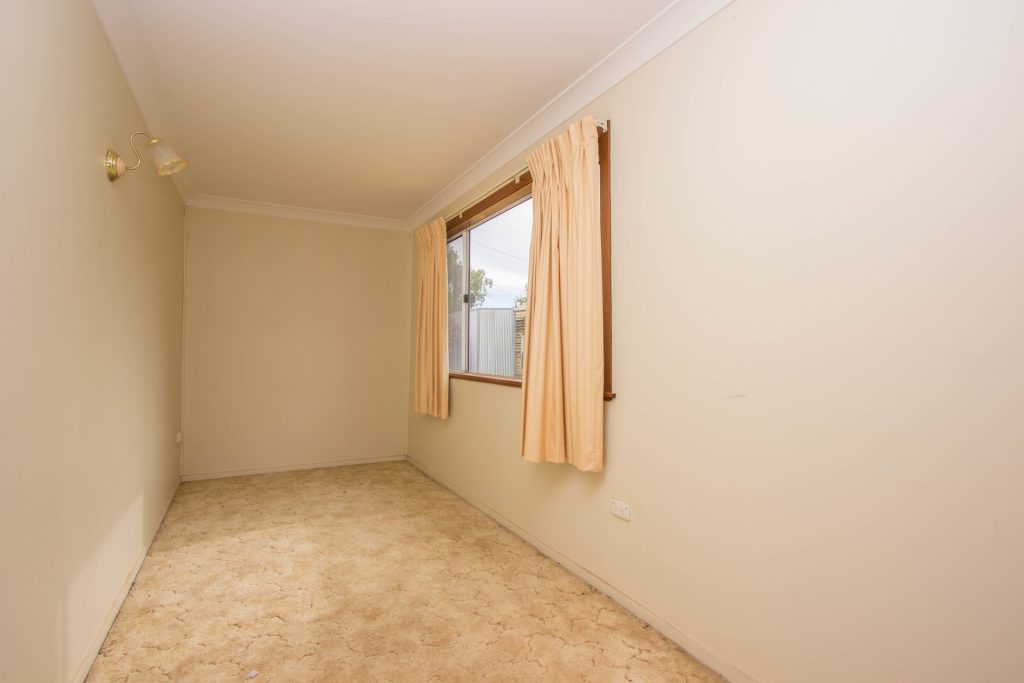 2 Bolton Street, Narrandera NSW 2700 - photo 8
