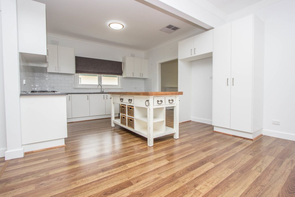 7 Victoria Avenue, Narrandera NSW 2700 - photo 3