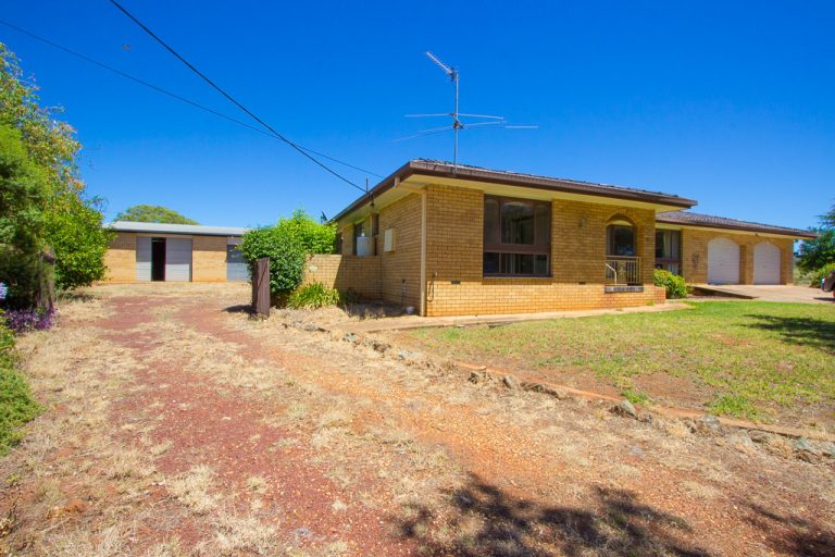 48-58 Gallipoli Street, Temora NSW 2666 - photo 2