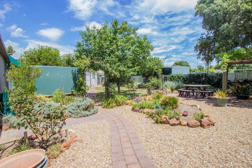 18 Grosvenor Street, Narrandera NSW 2700 - photo 11