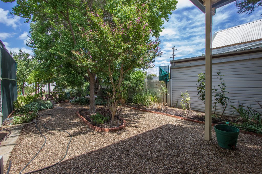 18 Grosvenor Street, Narrandera NSW 2700 - photo 9