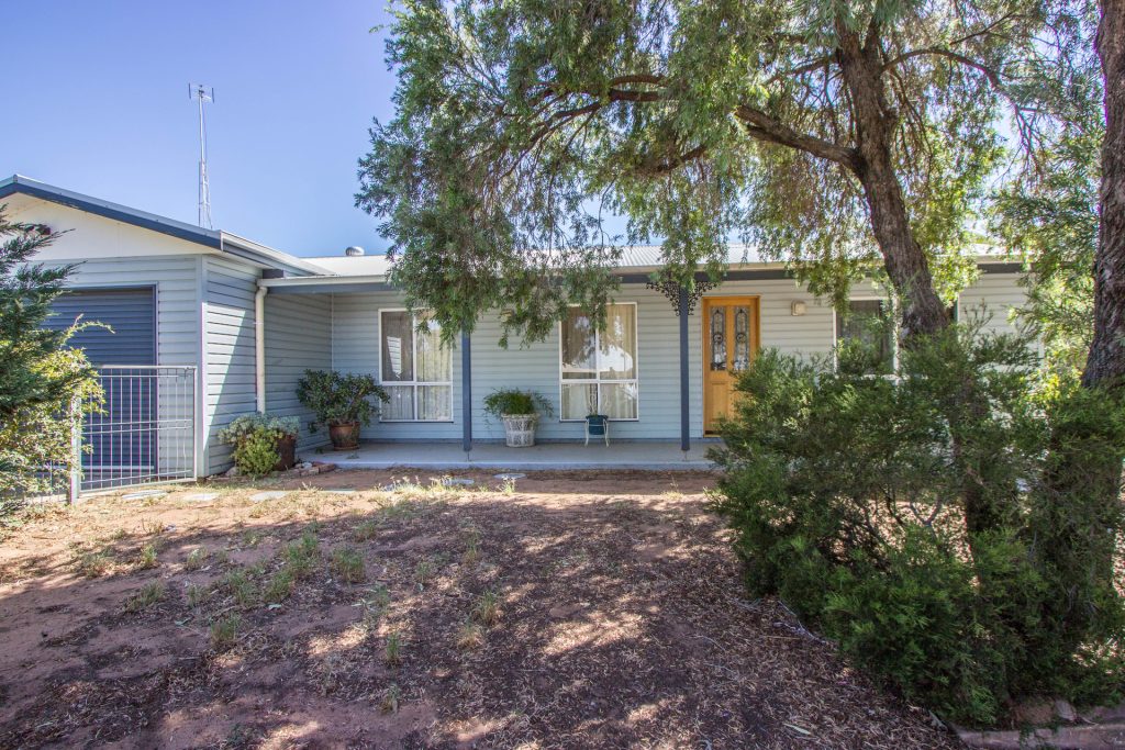 29 Myrtle Street, Narrandera NSW 2700 - McGrath Riverina