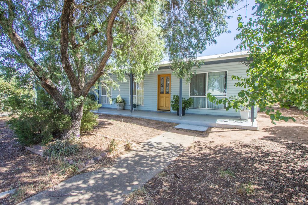 29 Myrtle Street, Narrandera NSW 2700 - photo 12