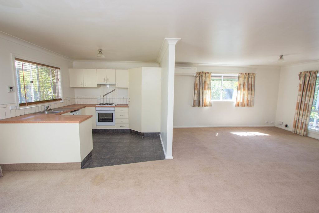 29 Myrtle Street, Narrandera NSW 2700 - photo 3