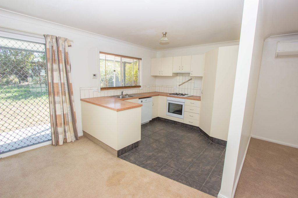 29 Myrtle Street, Narrandera NSW 2700 - photo 4