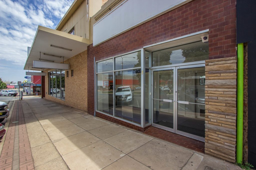 19-23 Pine Avenue, Leeton NSW 2705 - photo 2