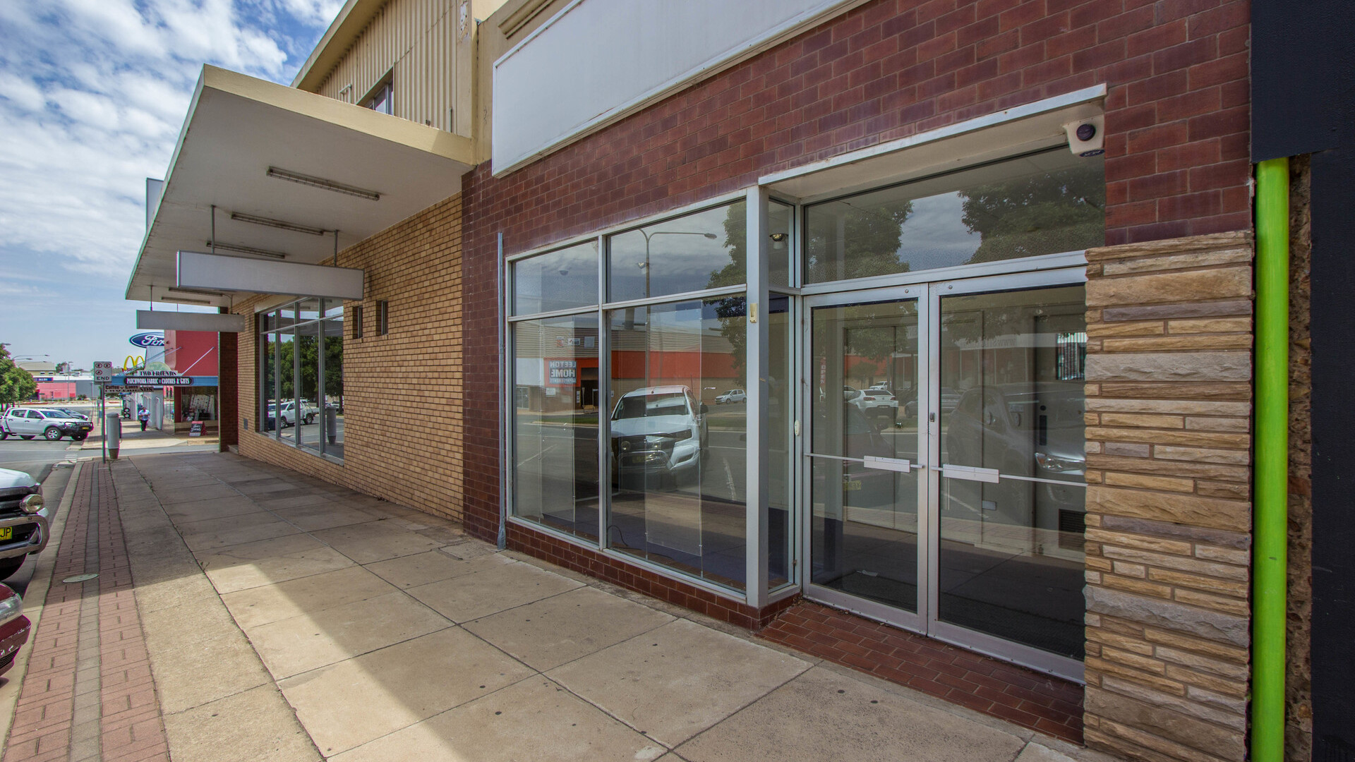 19-23 Pine Avenue, Leeton NSW 2705 - photo 2