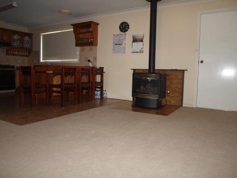 16 Charles Street, Narrandera NSW 2700 - photo 10
