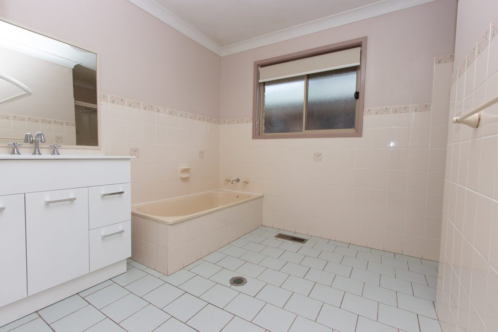 2 Kiesling Drive, Narrandera NSW 2700 - photo 11