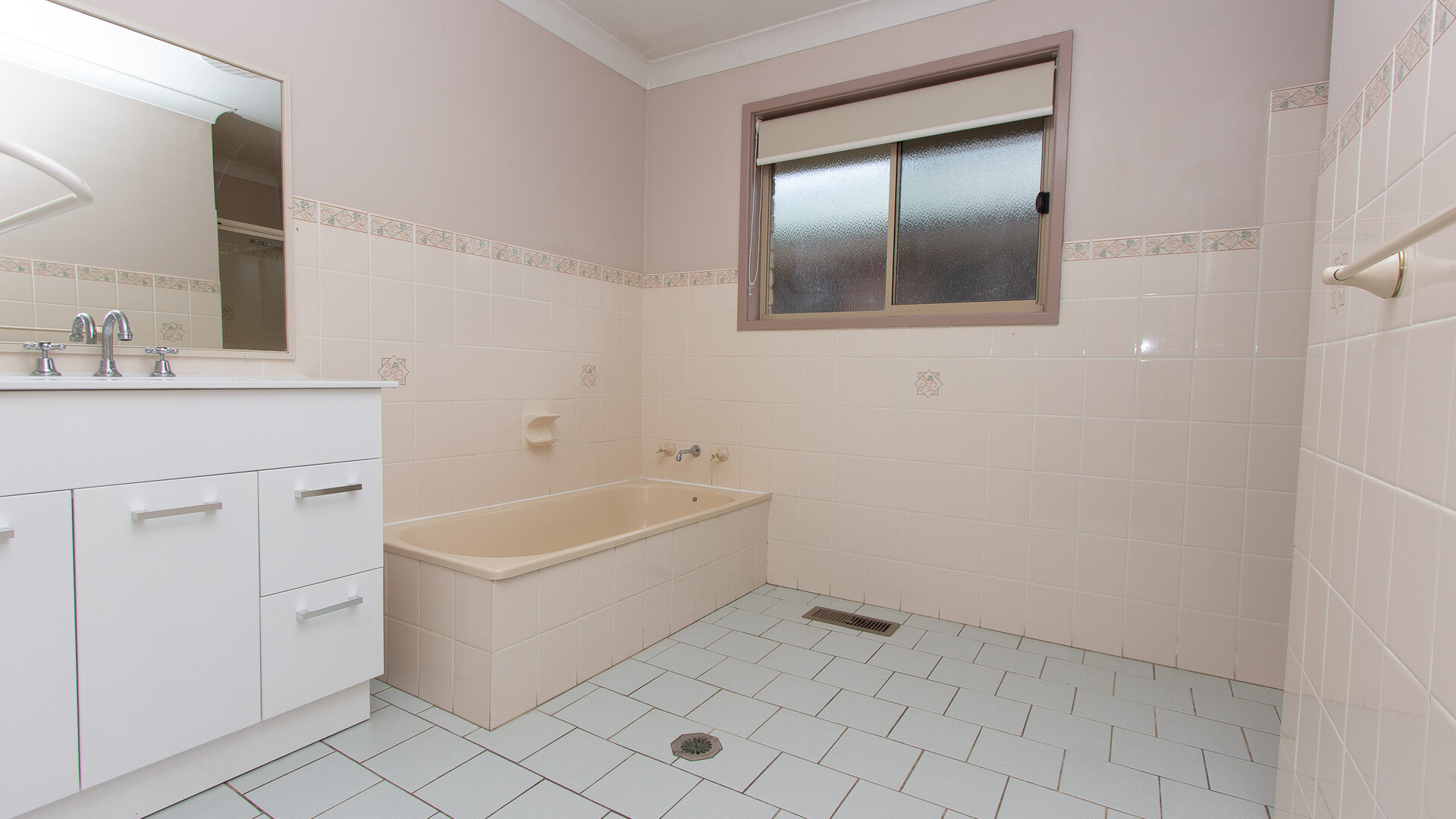 2 Kiesling Drive, Narrandera NSW 2700 - photo 11