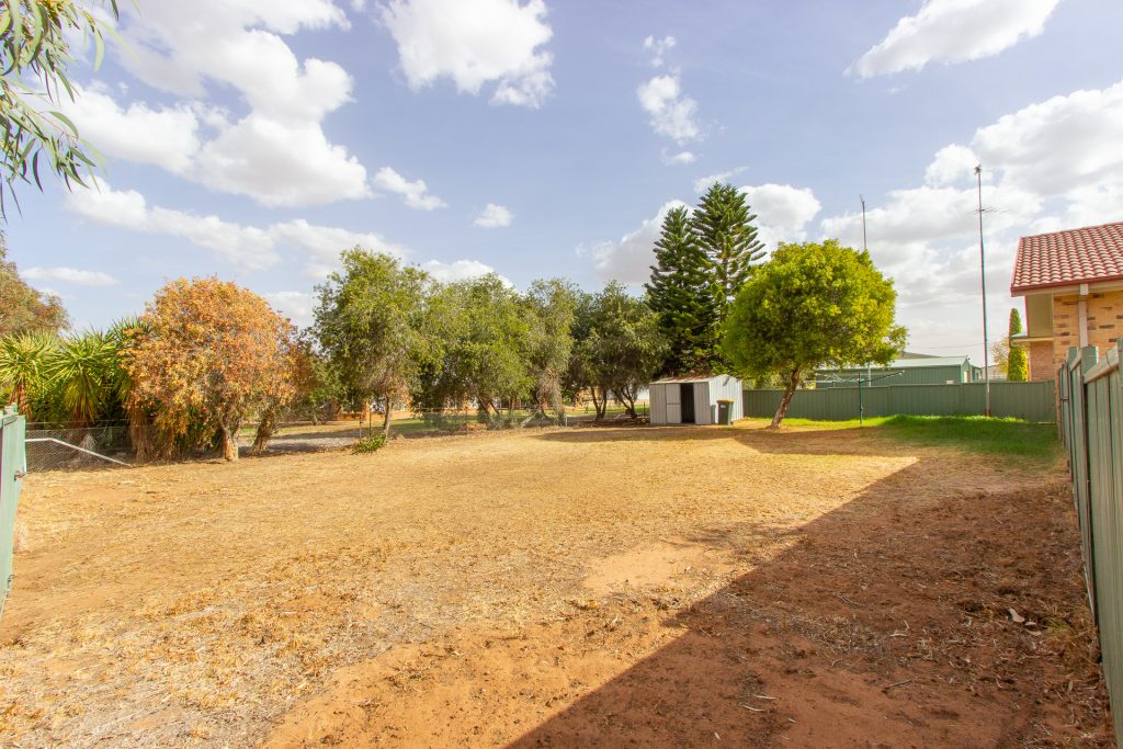 2 Kiesling Drive, Narrandera NSW 2700 - photo 14