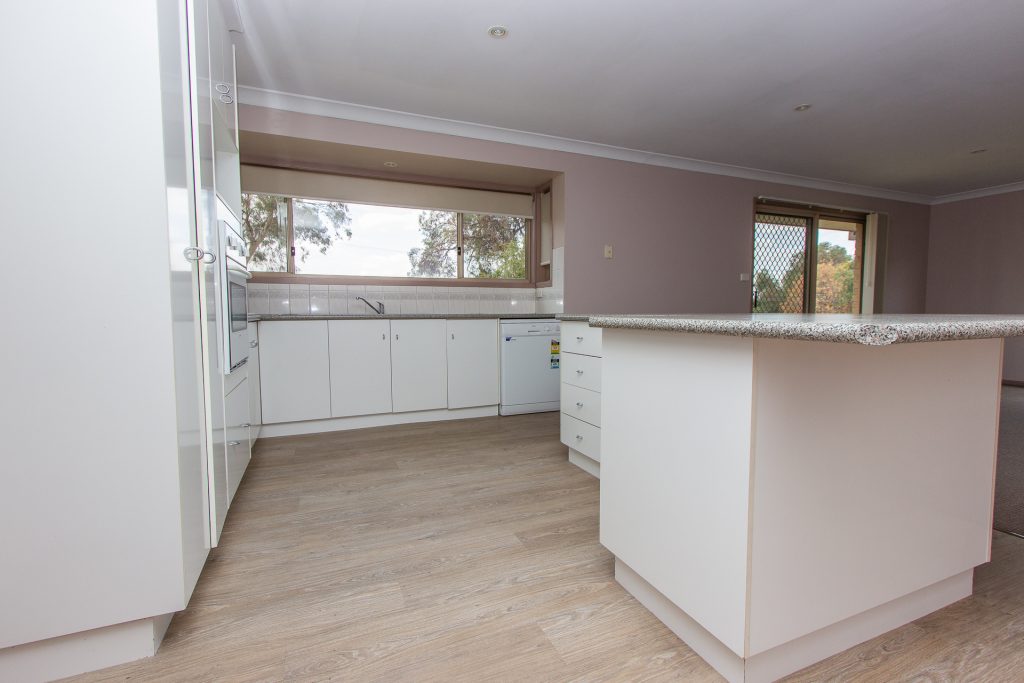 2 Kiesling Drive, Narrandera NSW 2700 - photo 4