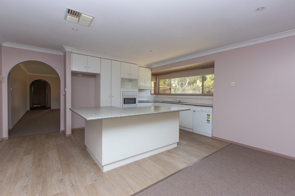 2 Kiesling Drive, Narrandera NSW 2700 - photo 5