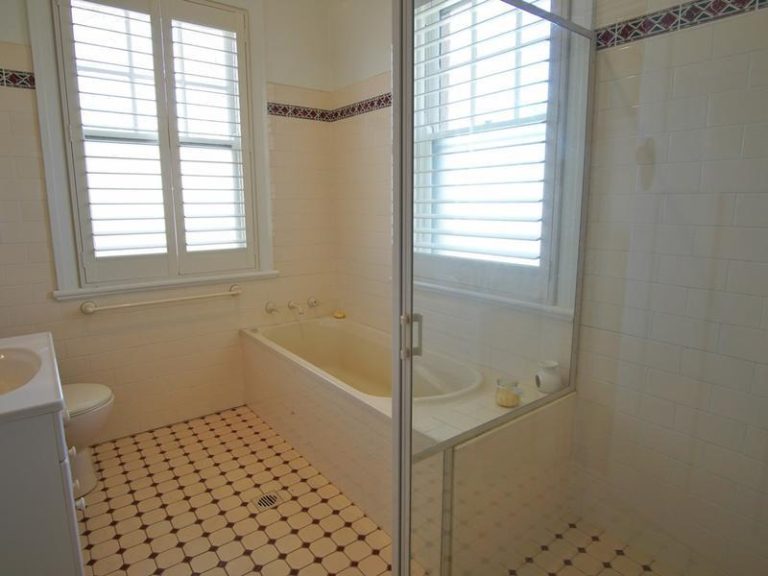 27 Twynam Street, Narrandera NSW 2700 - photo 2
