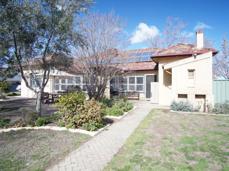 27 Twynam Street, Narrandera NSW 2700 - photo 13