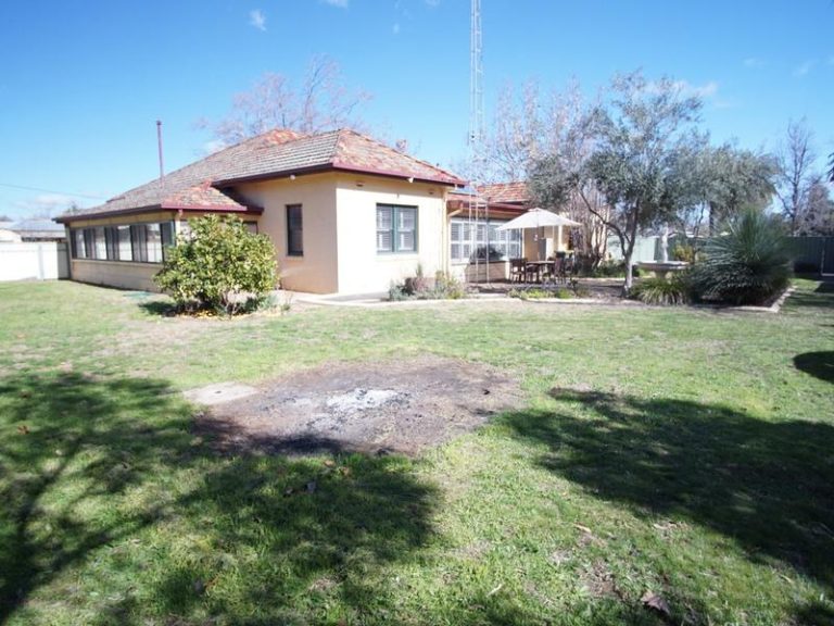 27 Twynam Street, Narrandera NSW 2700 - photo 14