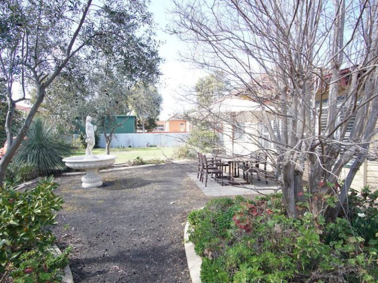 27 Twynam Street, Narrandera NSW 2700 - photo 4