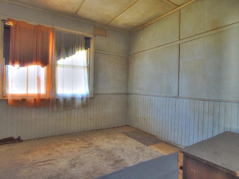 9 Ferrier Street, Narrandera NSW 2700 - photo 4