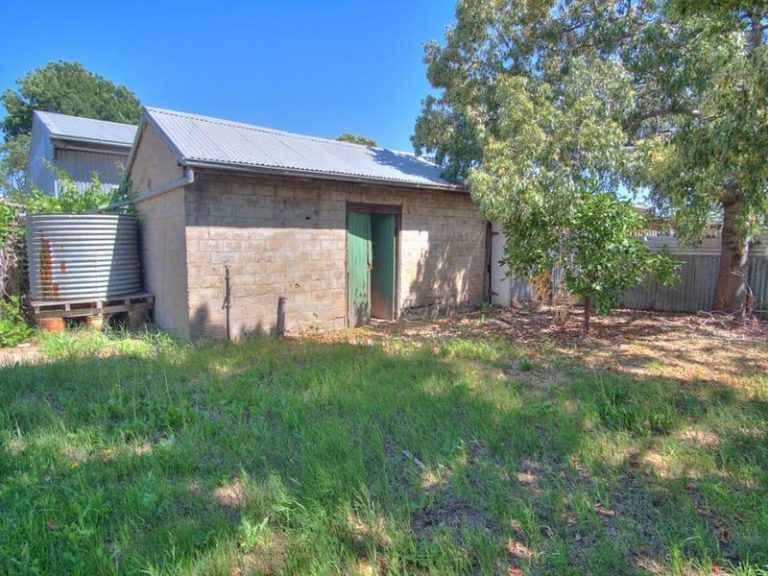 9 Ferrier Street, Narrandera NSW 2700 - photo 6