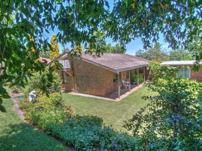 63 Elizabeth Street, Narrandera NSW 2700 - photo 11