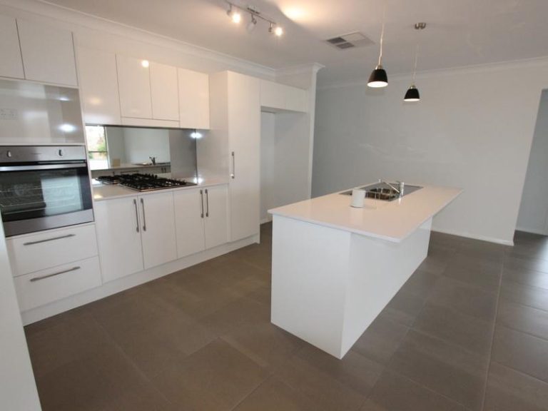 60 Haig Street, Temora NSW 2666 - photo 10