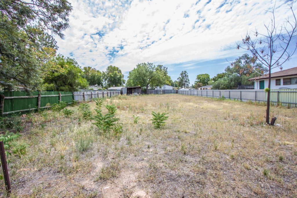 27 Grosvenor Street, Narrandera NSW 2700 - photo 3
