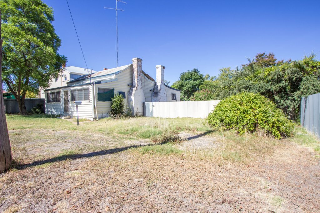 29 Charles Street, Narrandera NSW 2700 - photo 2