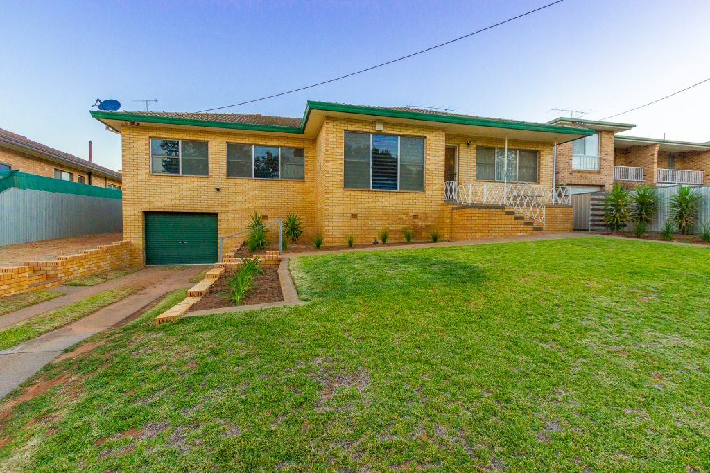 18 Riverine Street, Narrandera NSW 2700 - McGrath Riverina