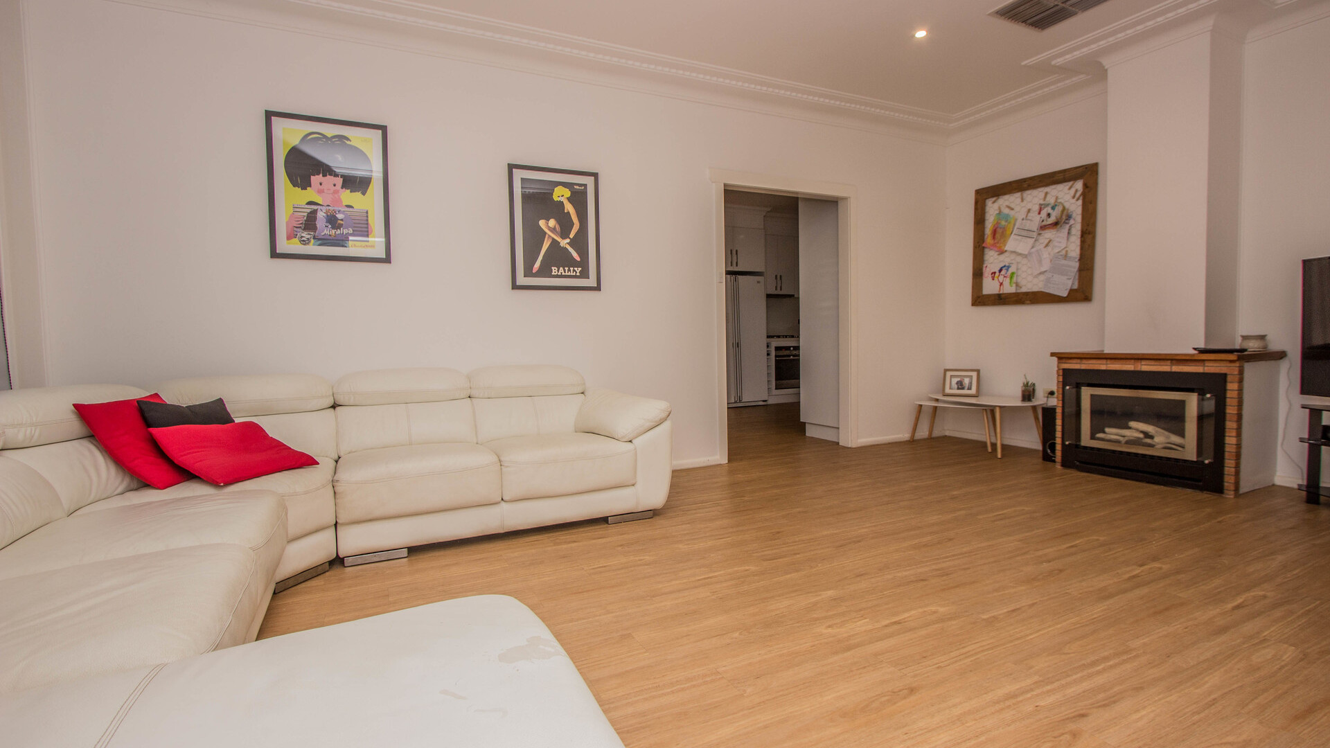 18 Riverine Street, Narrandera NSW 2700 - photo 6