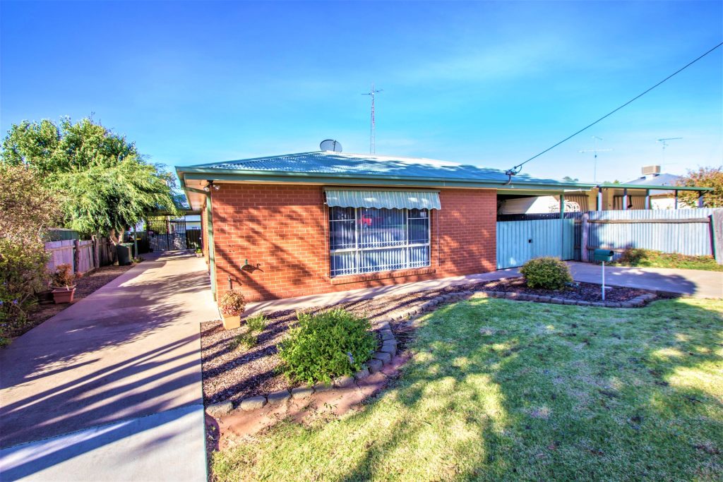 6 Crown Street, Narrandera NSW 2700 - McGrath Riverina