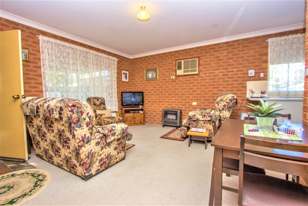 6 Crown Street, Narrandera NSW 2700 - photo 4