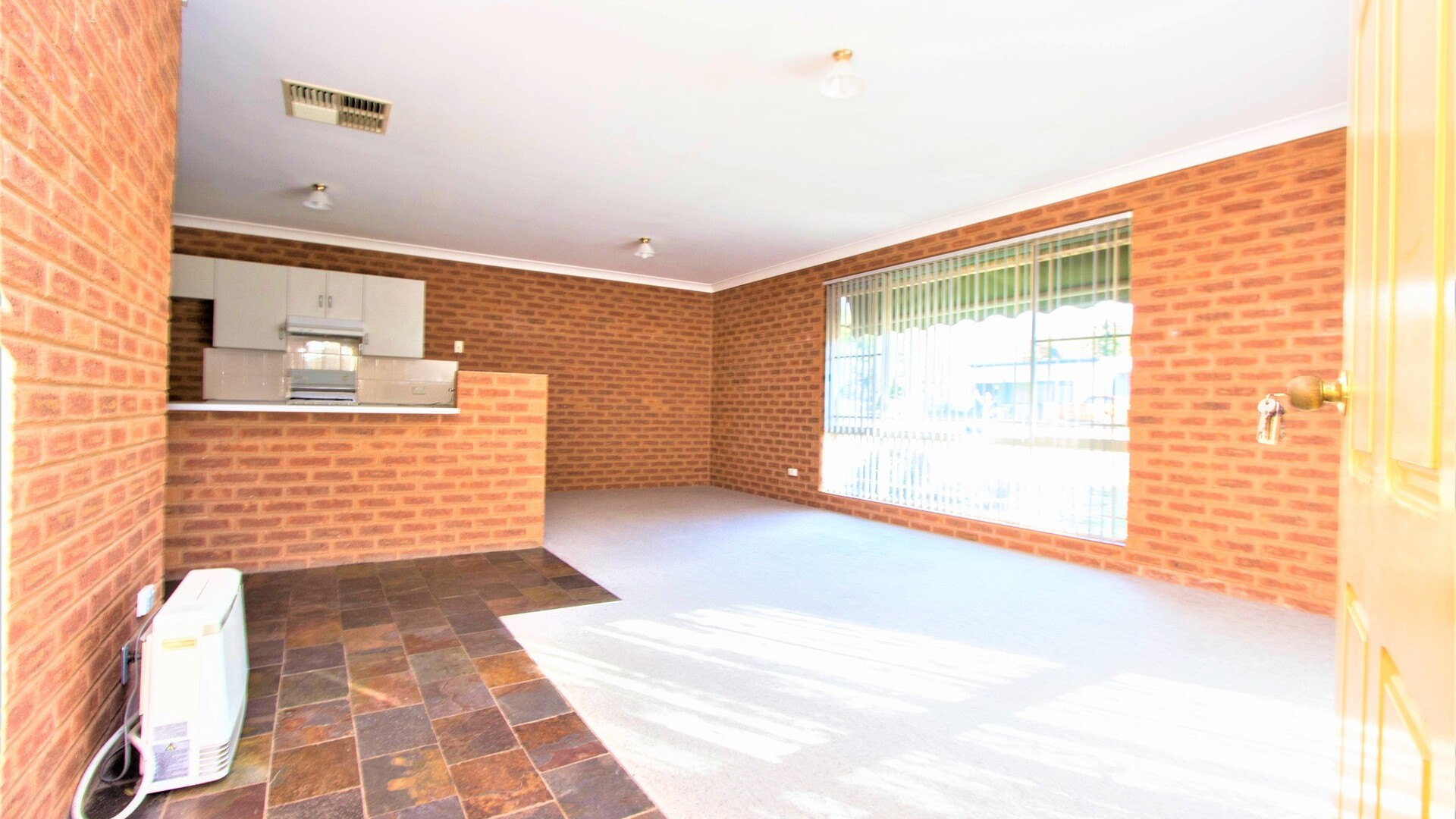 6 Crown Street, Narrandera NSW 2700 - photo 7