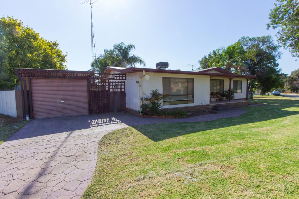 2 Japonica Place, Narrandera NSW 2700 - photo 2