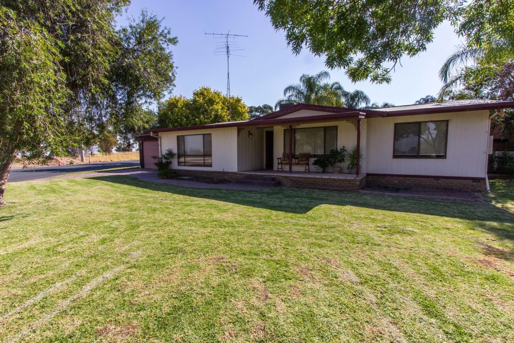 2 Japonica Place, Narrandera NSW 2700 - McGrath Riverina