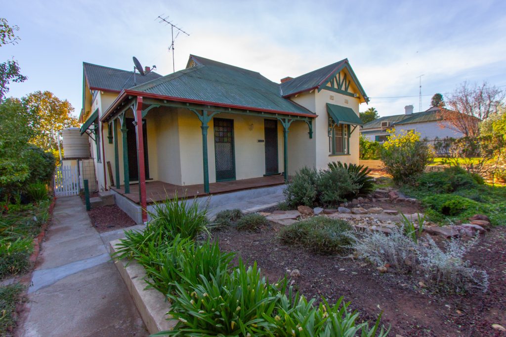 6 Willans Street, Narrandera NSW 2700 - McGrath Riverina