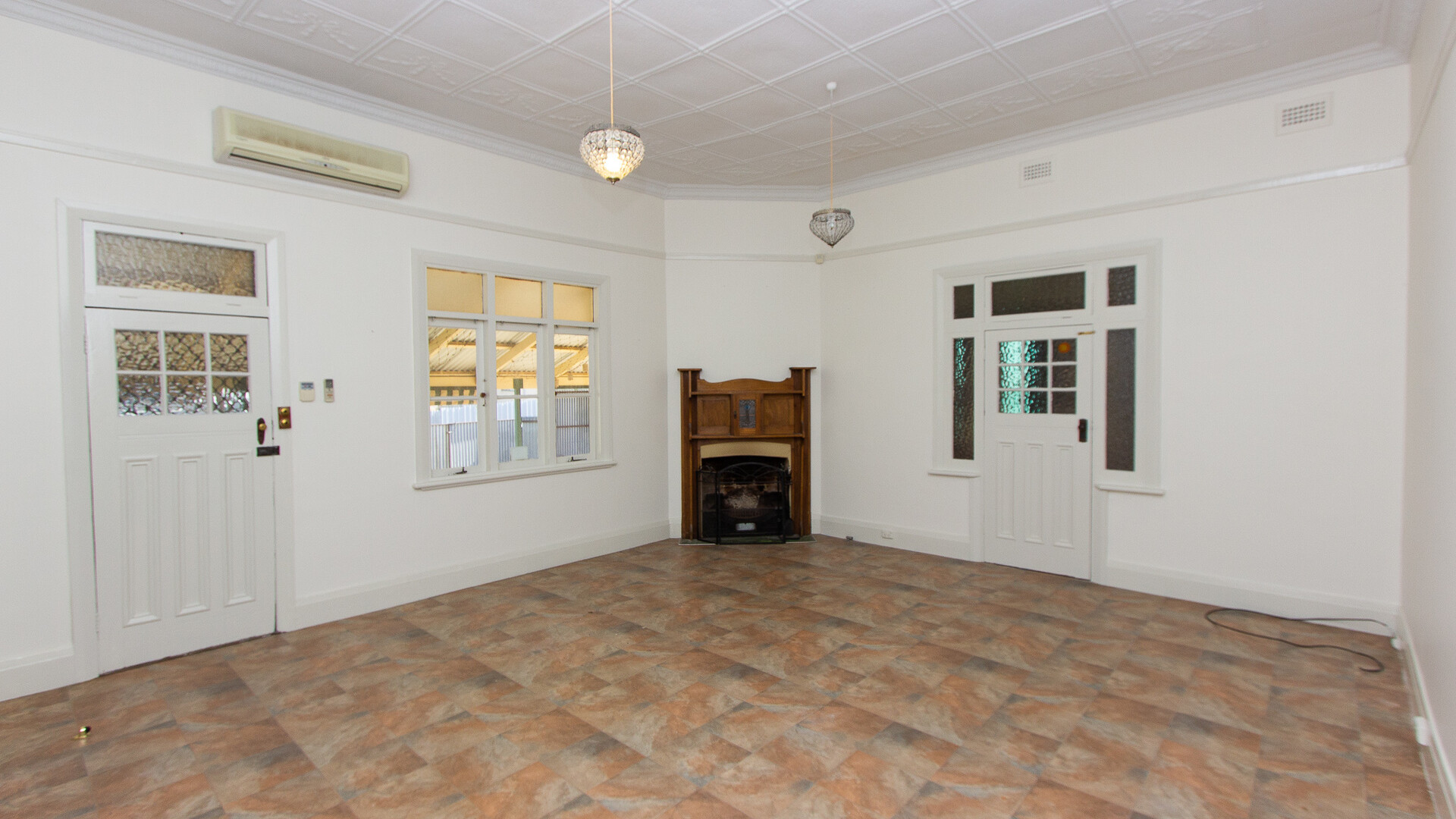 6 Willans Street, Narrandera NSW 2700 - photo 6
