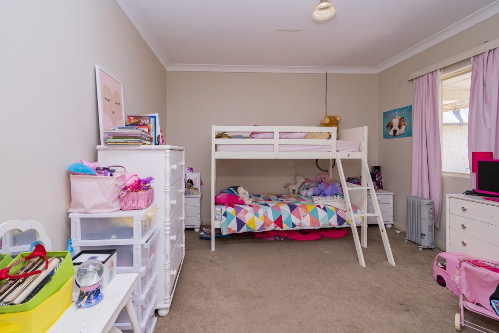 13 Chantilly Street, Narrandera NSW 2700 - photo 12