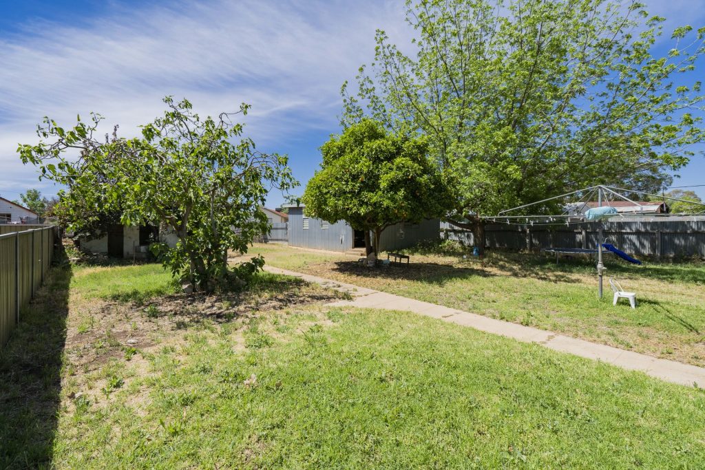 13 Chantilly Street, Narrandera NSW 2700 - photo 14