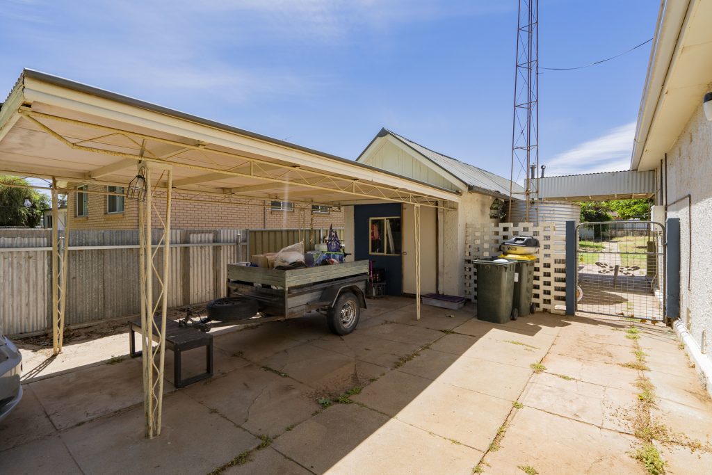 13 Chantilly Street, Narrandera NSW 2700 - photo 15