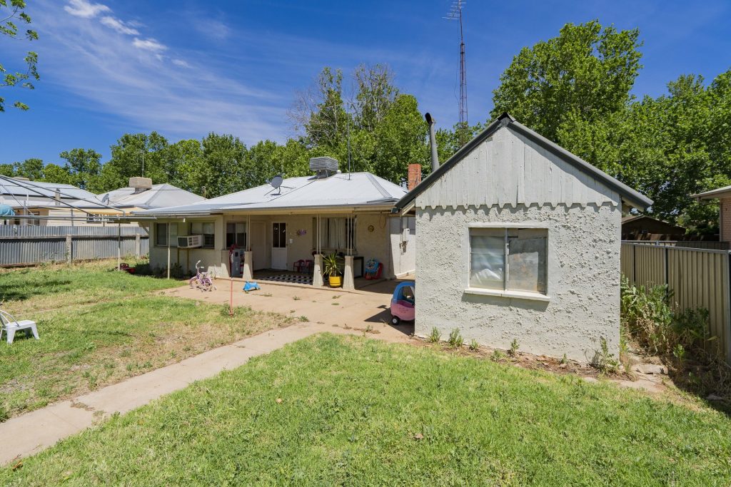 13 Chantilly Street, Narrandera NSW 2700 - photo 16