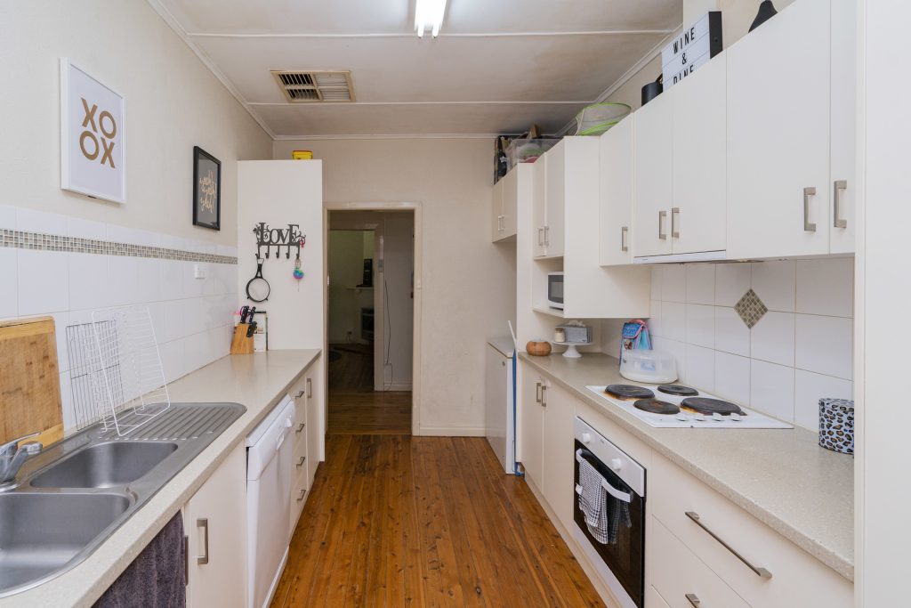 13 Chantilly Street, Narrandera NSW 2700 - photo 4