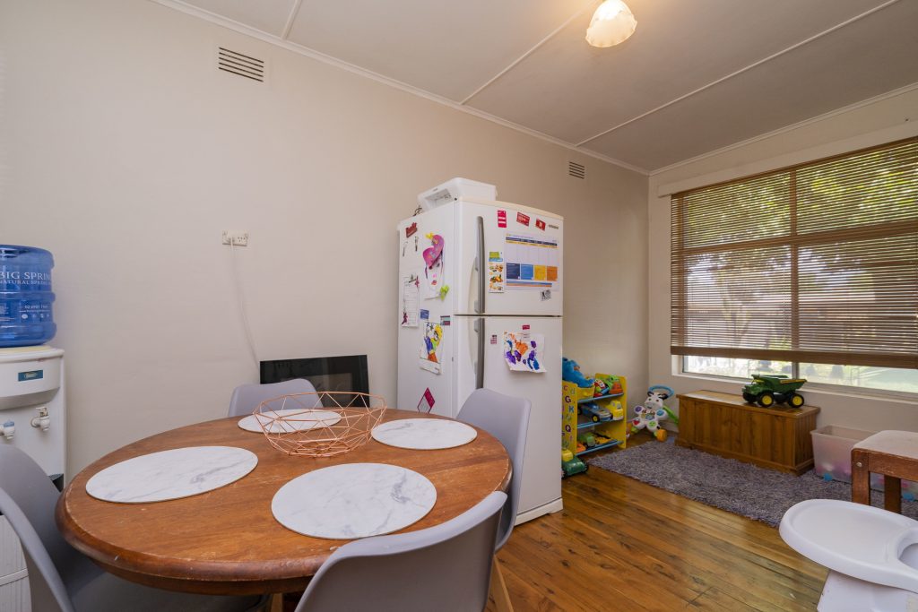 13 Chantilly Street, Narrandera NSW 2700 - photo 6