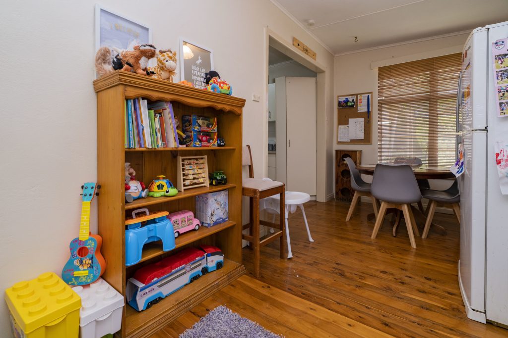 13 Chantilly Street, Narrandera NSW 2700 - photo 7