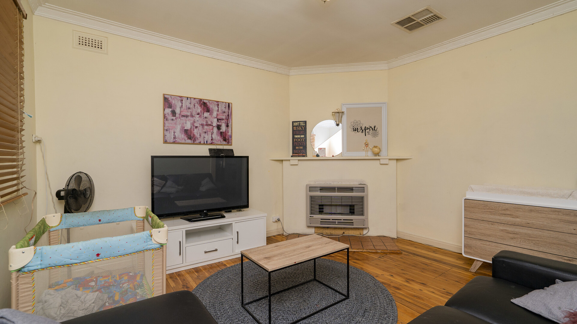 13 Chantilly Street, Narrandera NSW 2700 - photo 9