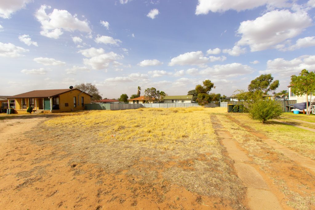 5 Lady Loch Crescent, Narrandera NSW 2700 - photo 3