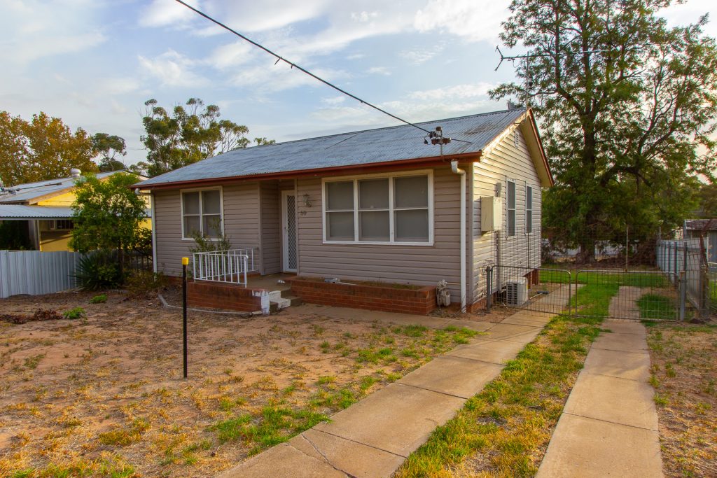 50 Frederica Street, Narrandera NSW 2700 - photo 2